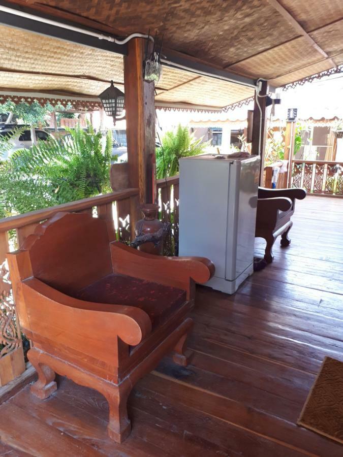 Hotel Baan Bar Cafe à Mae Chaem Extérieur photo