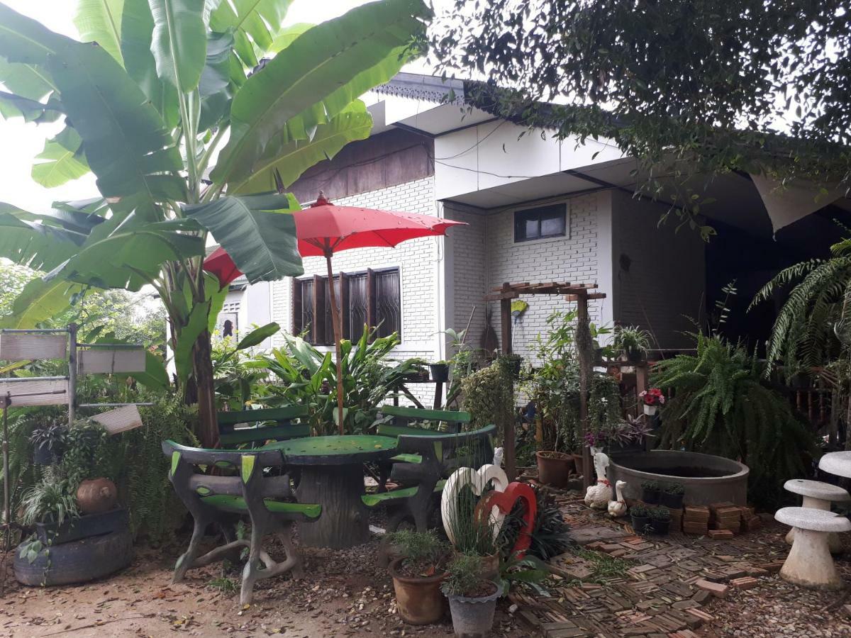 Hotel Baan Bar Cafe à Mae Chaem Extérieur photo